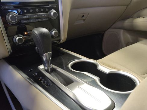 Used 2017 Nissan Pathfinder S image 26