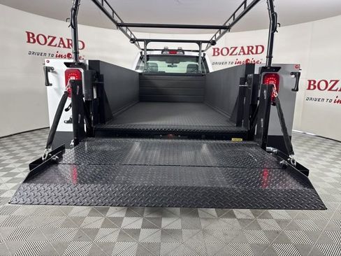 New 2025 Ford F550 4x4 Regular Cab Super Duty image 9