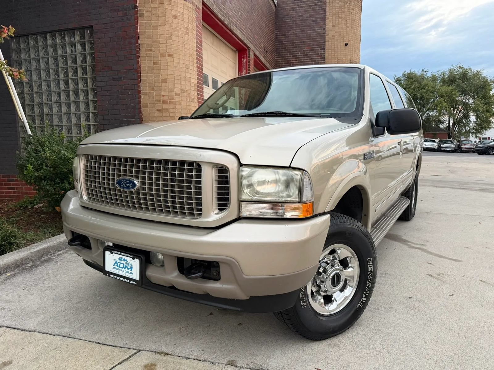 Used 2004 Ford Excursion Limited AWD/4WD image 2