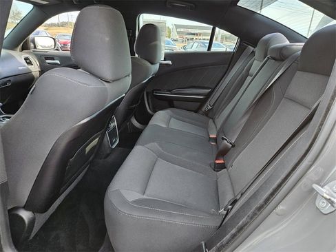 Used 2019 Dodge Charger SXT image 8