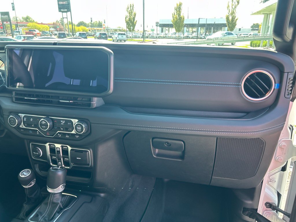 Used 2024 Jeep Wrangler High Altitude AWD/4WD image 19