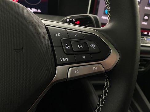 New 2026 Volkswagen Tiguan SE image 16