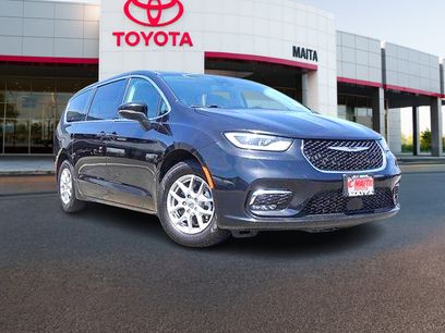 Used 2023 Chrysler Pacifica Touring-L