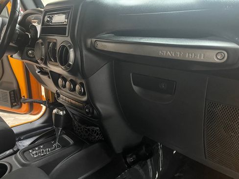 Used 2012 Jeep Wrangler Unlimited Sport image 33