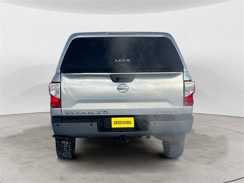 Used 2018 Nissan Titan PRO-4X w/ Pro-4x Convenience Package image 4