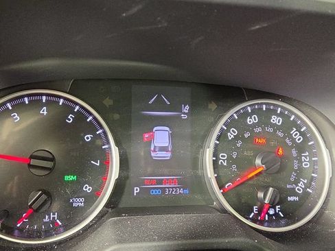 Used 2019 Toyota RAV4 LE w/ Carpet Mat Package FWD image 17