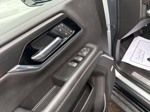 Used 2025 GMC Yukon Denali image 14