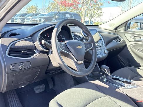 Used 2024 Chevrolet Malibu LT image 10