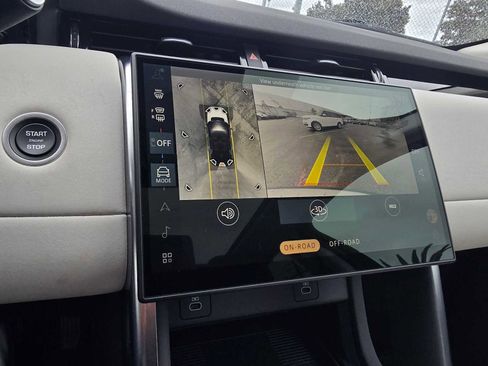 Used 2025 Land Rover Discovery Sport S image 30