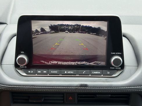 Certified 2025 Nissan Rogue S FWD image 5