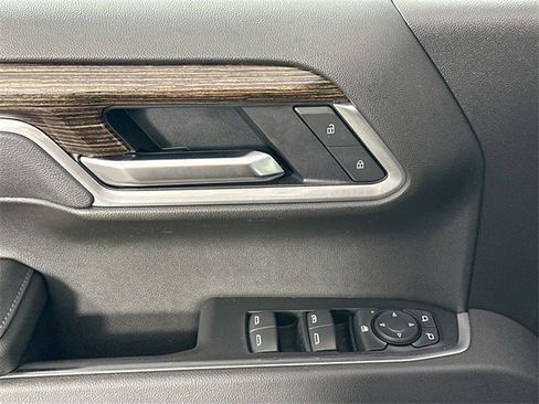 Used 2025 GMC Sierra 1500 Elevation image 24