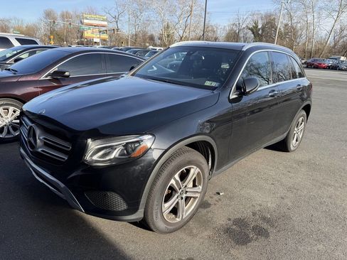 Used 2019 Mercedes-Benz GLC 300 4MATIC w/ Premium Package image 1