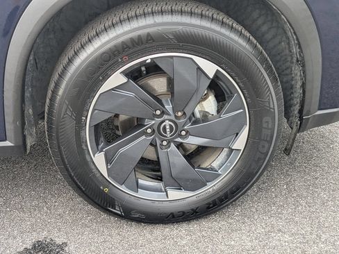 Used 2024 Nissan Rogue SV AWD/4WD image 11