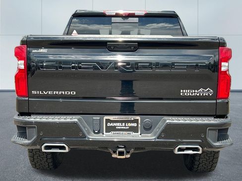 Used 2024 Chevrolet Silverado 1500 High Country w/ Technology Package AWD/4WD image 4