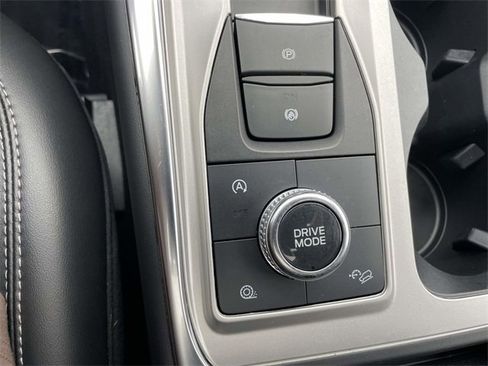 Used 2023 Ford Explorer XLT w/ Equipment Group 202A image 22