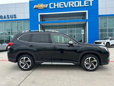 Used 2024 Subaru Forester Touring w/ POP Package 3 AWD/4WD image 2