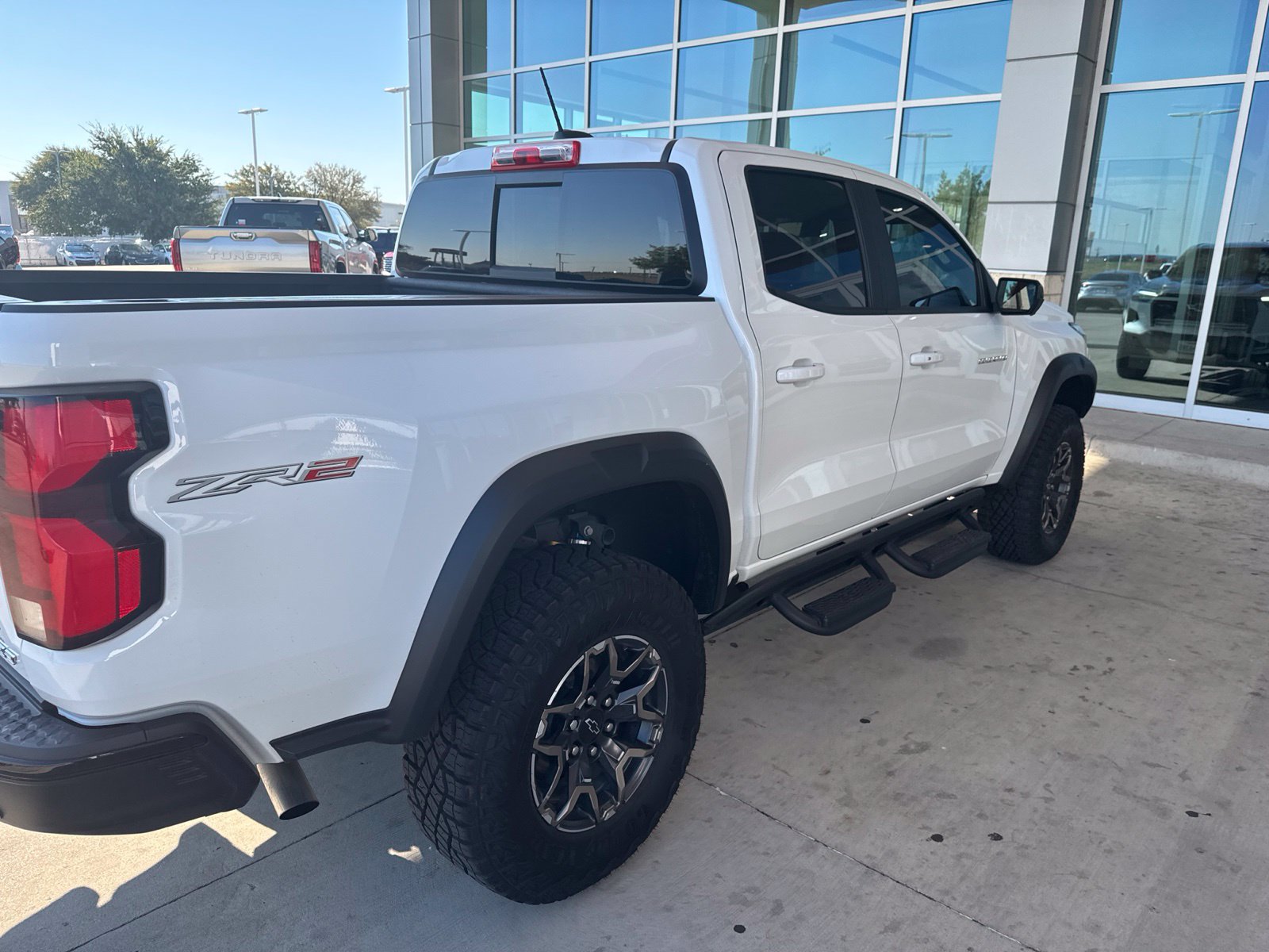 Used 2025 Chevrolet Colorado ZR2 w/ Technology Package AWD/4WD image 22