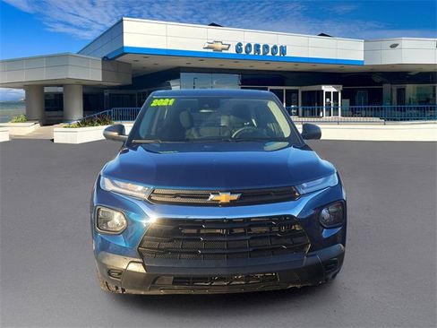 Used 2021 Chevrolet TrailBlazer LS image 2