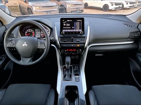 Used 2022 Mitsubishi Eclipse Cross SE FWD image 10