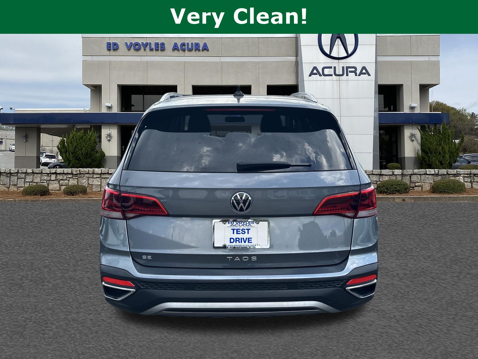 Used 2022 Volkswagen Taos SE FWD image 6