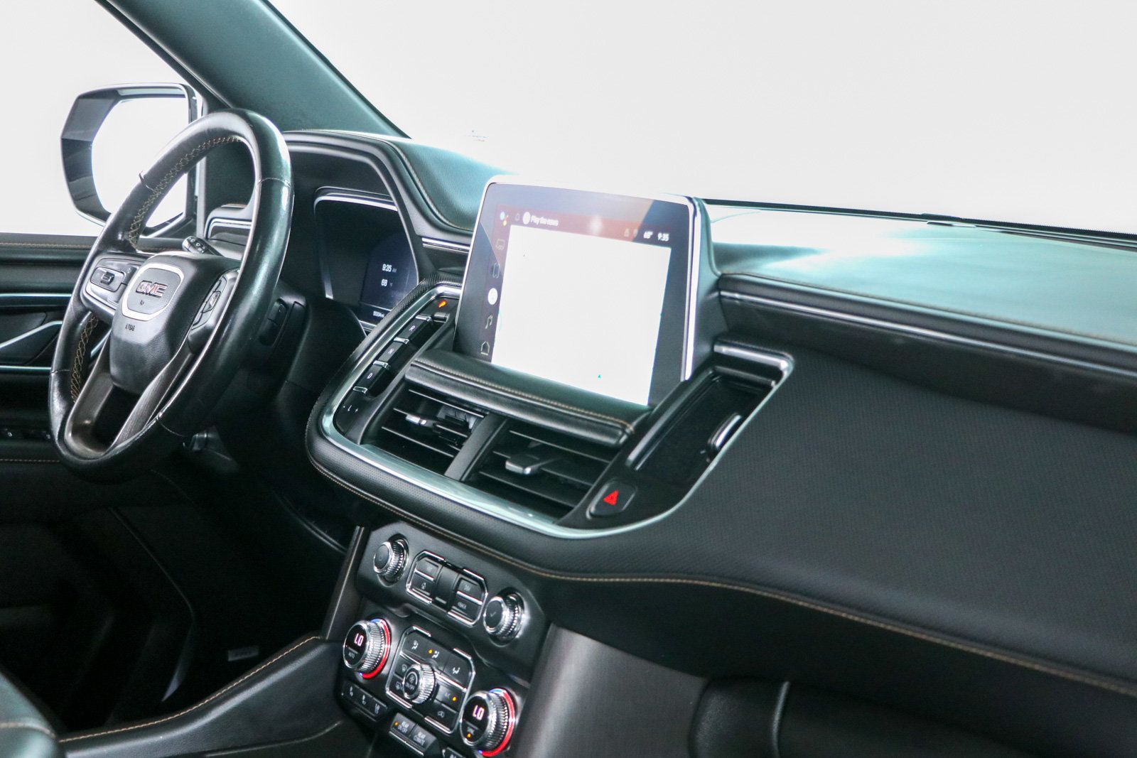 Used 2022 GMC Yukon AT4 AWD/4WD image 30