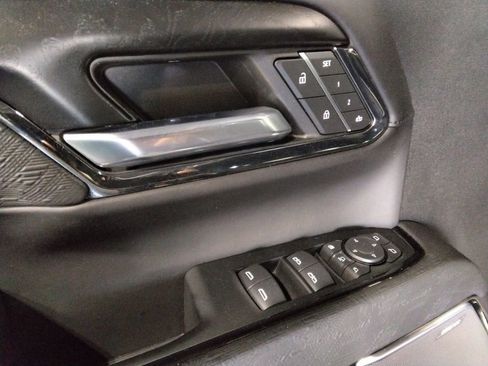 Used 2024 GMC Sierra 2500 AT4X image 34