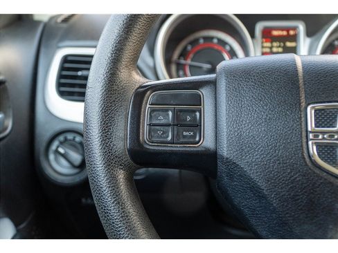 Used 2019 Dodge Journey SE FWD image 10