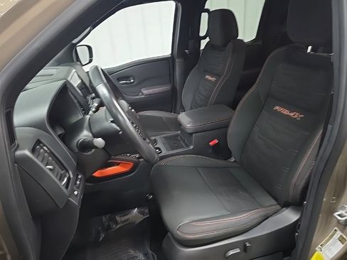 Used 2022 Nissan Frontier PRO-4X image 28