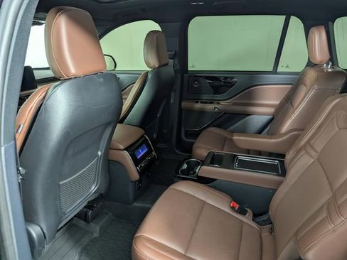 Used 2025 Lincoln Aviator Reserve w/ Jet Appearance Package image 17