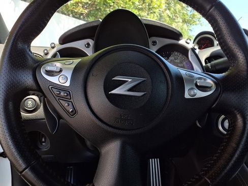 Used 2013 Nissan 370Z Touring RWD image 11