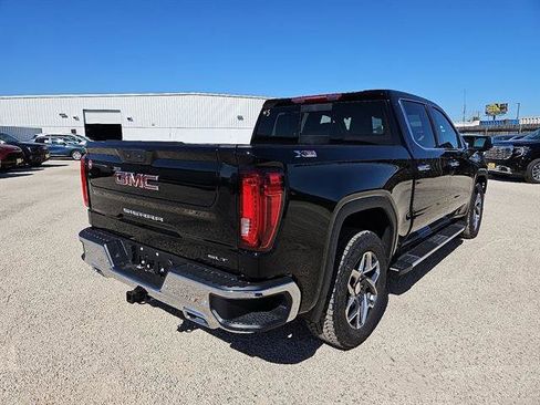 New 2026 GMC Sierra 1500 SLT image 5