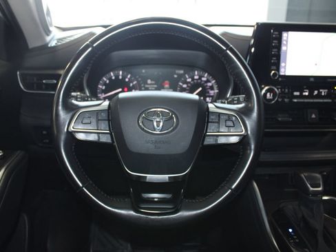 Used 2021 Toyota Highlander Limited AWD/4WD image 13