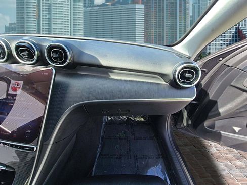 Used 2022 Mercedes-Benz C 300 Sedan image 4