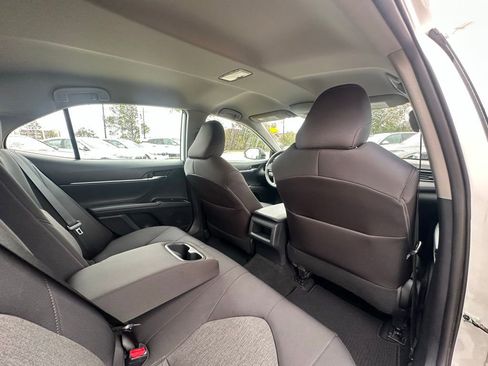 Used 2019 Toyota Camry LE image 23