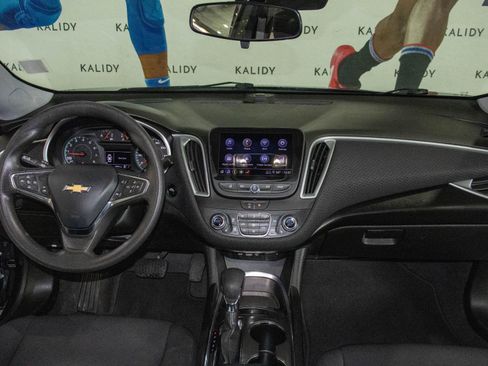 Used 2023 Chevrolet Malibu LT image 3