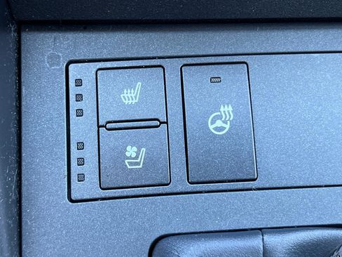 Used 2023 Lexus IS 350 F Sport image 32