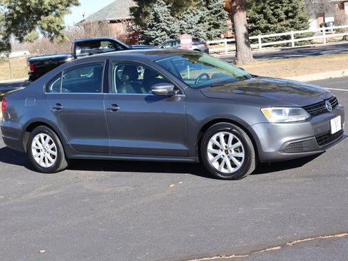 Used 2013 Volkswagen Jetta SE image 2