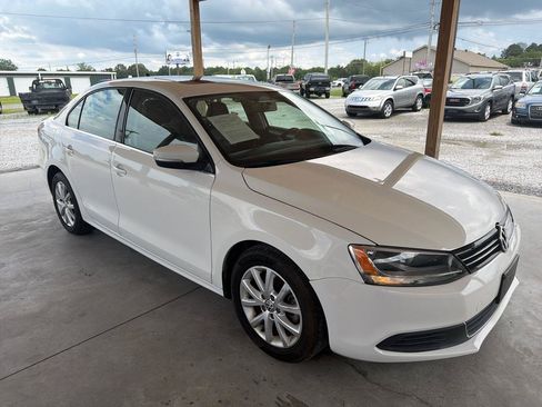 Used 2013 Volkswagen Jetta SE FWD image 14