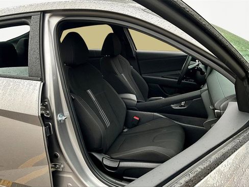 Certified 2025 Hyundai Elantra Sport image 7