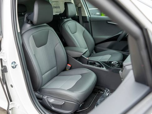 New 2026 Kia Niro Wind FWD image 9