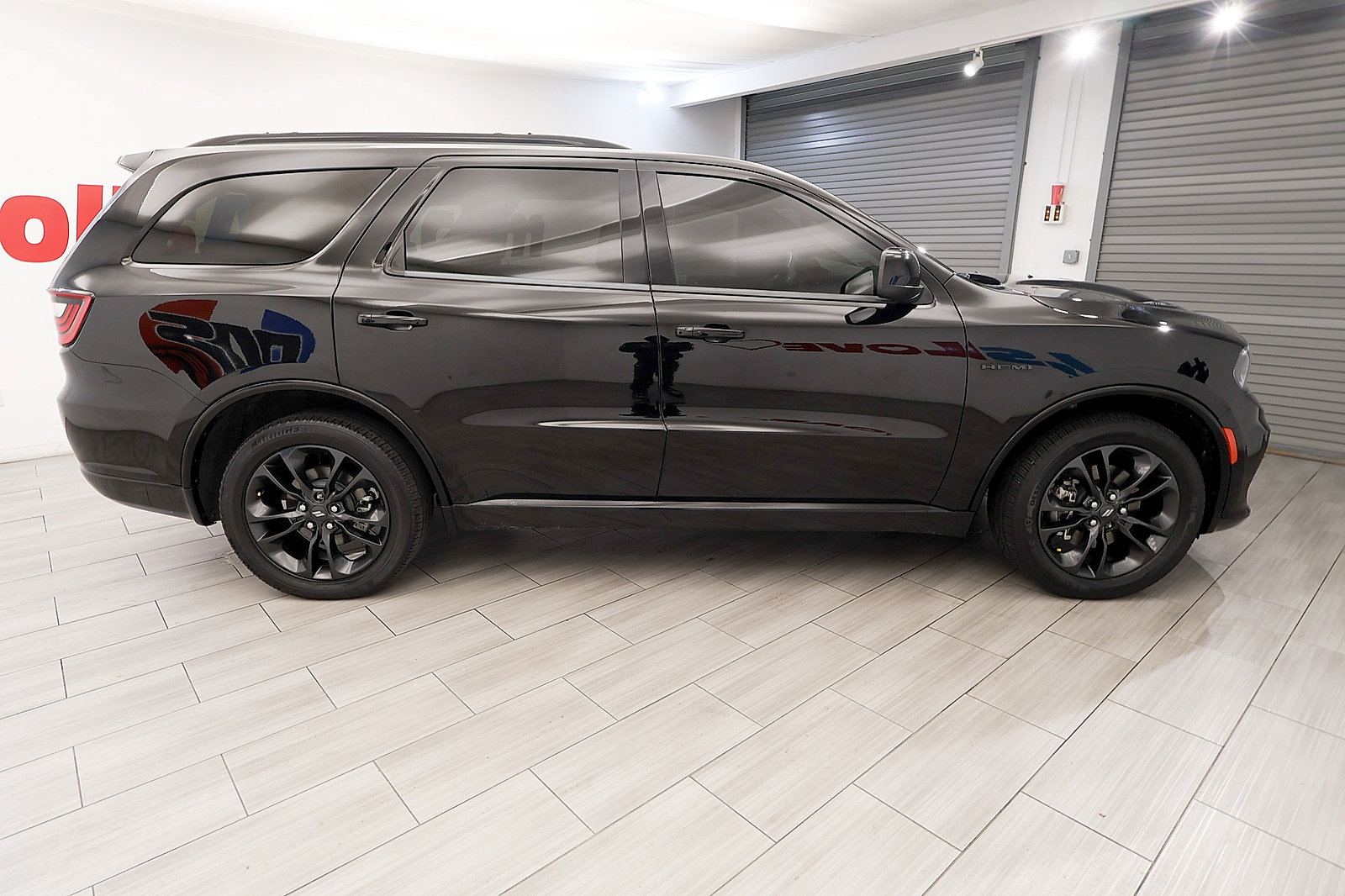 Used 2023 Dodge Durango R/T w/ Hemi Orange Plus Package AWD/4WD image 6