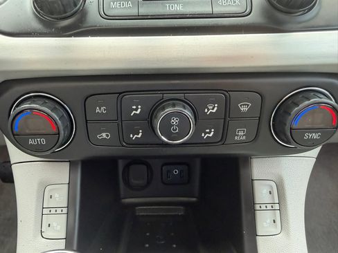 Used 2018 GMC Acadia SLT FWD image 19