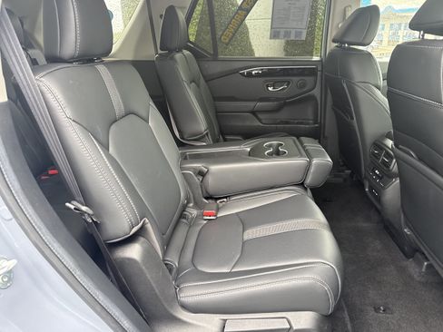 Used 2024 Honda Pilot Touring image 15