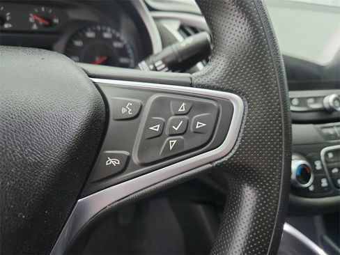 Used 2022 Chevrolet Malibu LT image 36