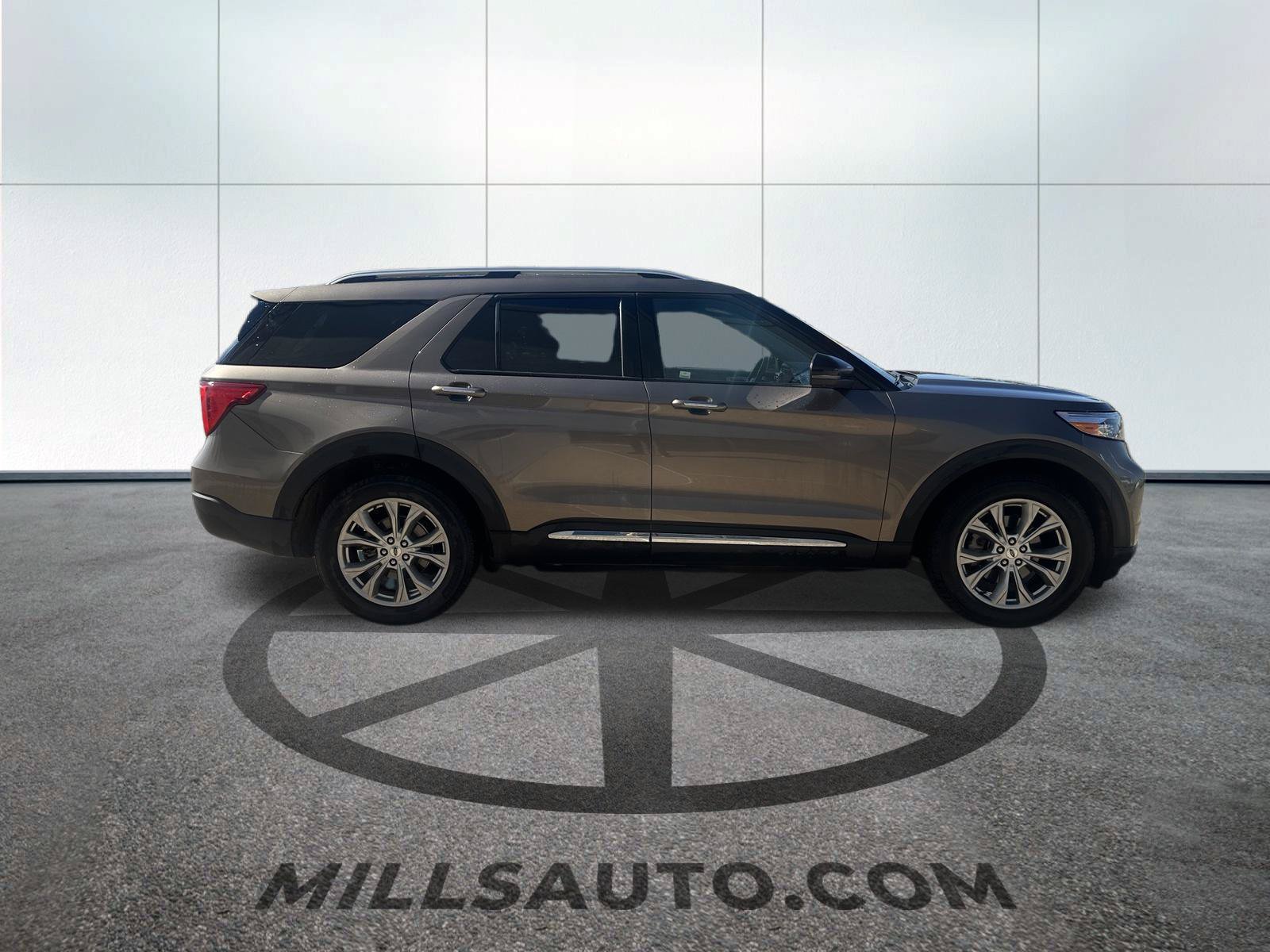 Used 2021 Ford Explorer Limited w/ Equipment Group 301A AWD/4WD image 3
