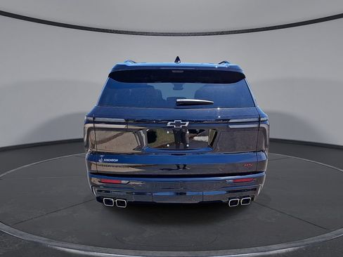 Used 2024 Chevrolet Traverse RS FWD image 23
