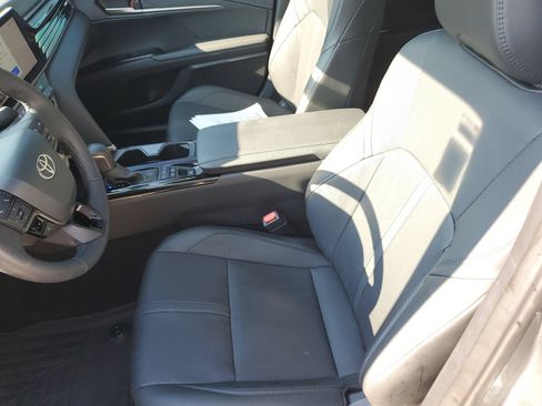 Used 2025 Toyota Camry XSE FWD image 17