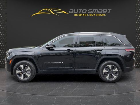 Used 2023 Jeep Grand Cherokee 4WD 4xe image 2