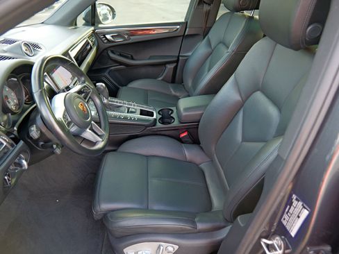 Used 2021 Porsche Macan S image 9