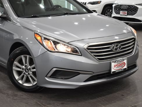 Used 2017 Hyundai Sonata SE image 3